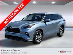 Used 2022 Toyota Highlander XLE SUV for sale in Fort Myers