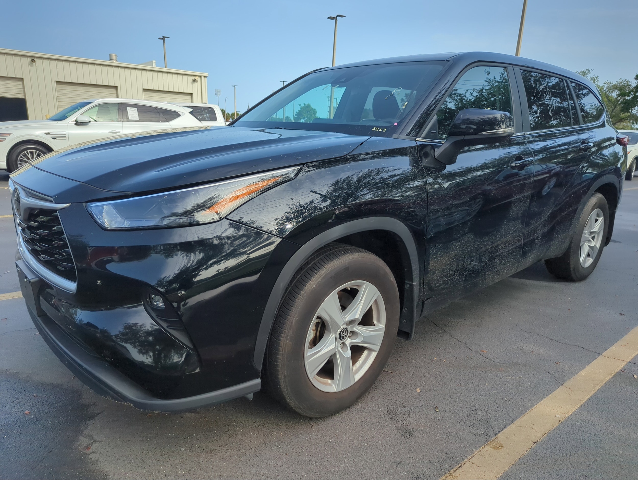 Used 2024 Toyota Highlander LE with VIN 5TDKDRBH7RS541173 for sale in Clearwater, FL