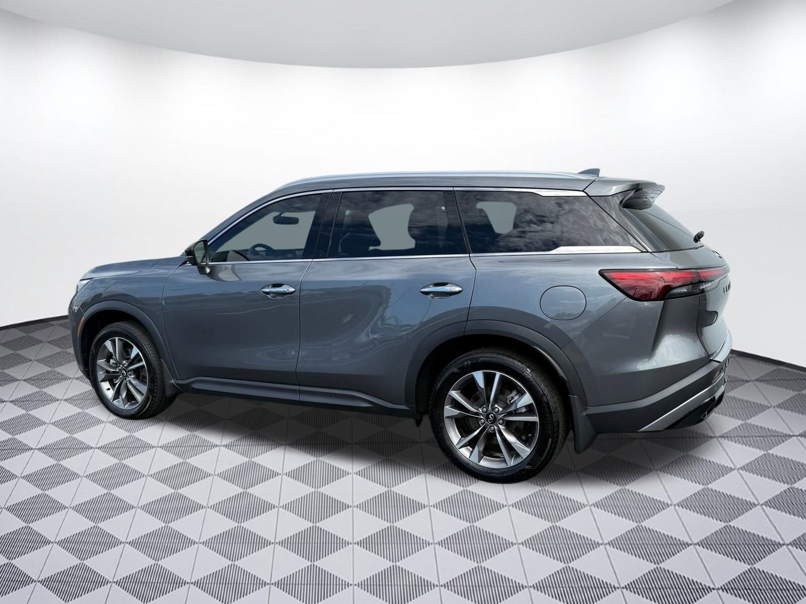 2023 Infiniti QX60 Luxe photo 3
