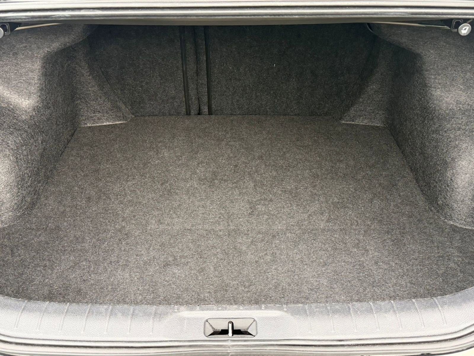 2025 Nissan Altima SR - Photo 30