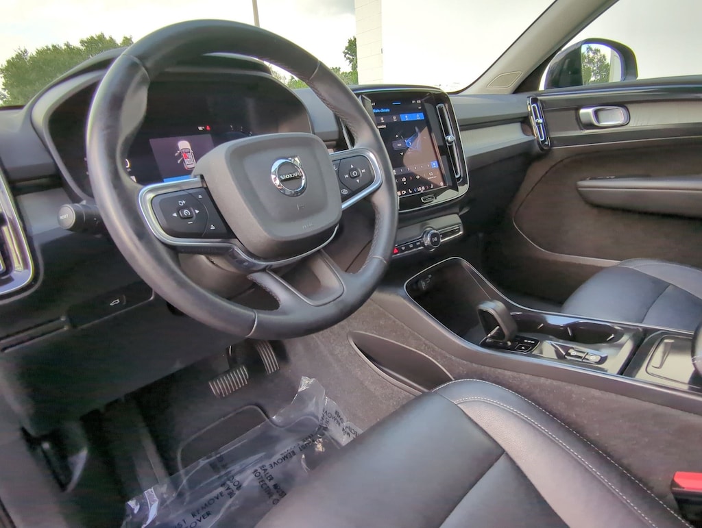 Used 2024 Volvo XC40 Core Bright Theme (B5 AWD Core Bright Theme) SUV