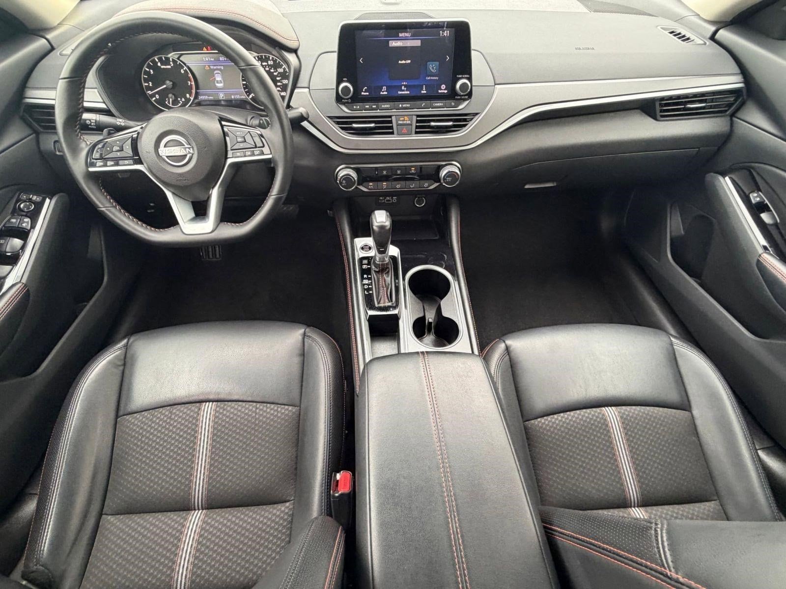 2025 Nissan Altima SR - Photo 15