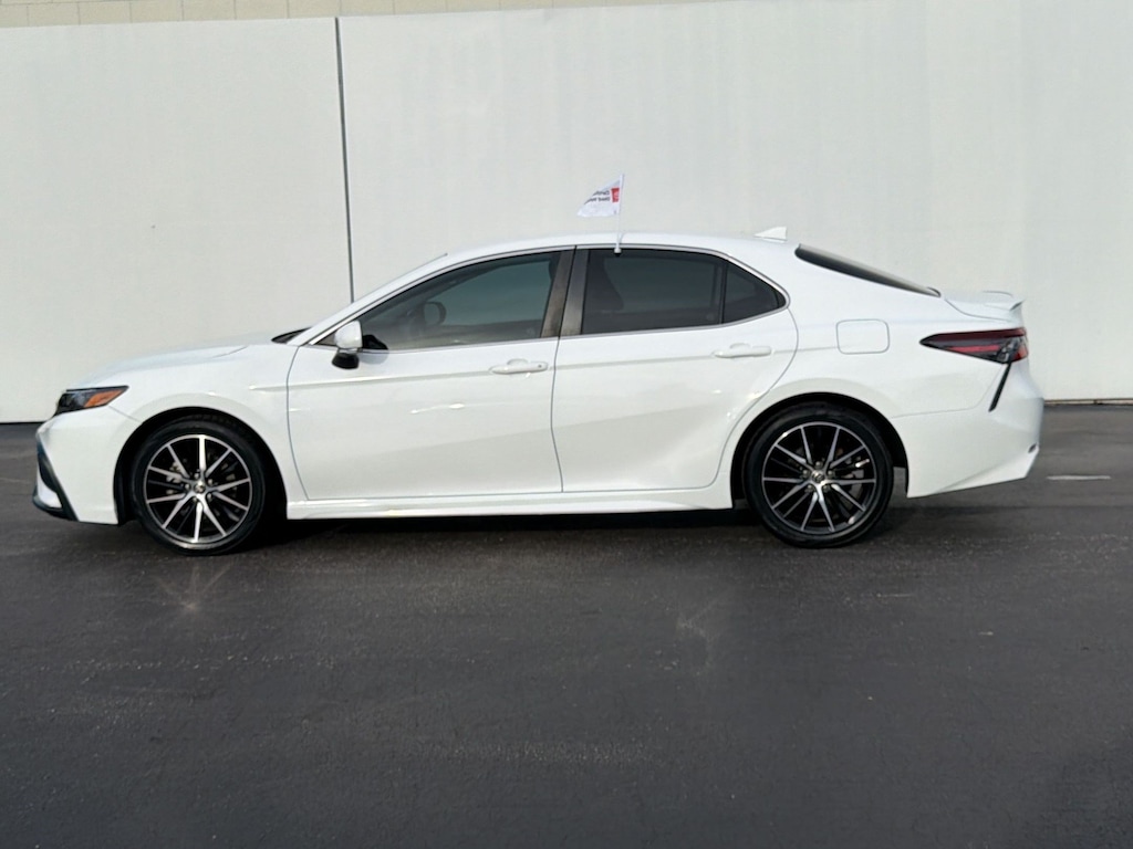 Certified 2022 Toyota Camry SE (SE Auto (Natl)) Sedan