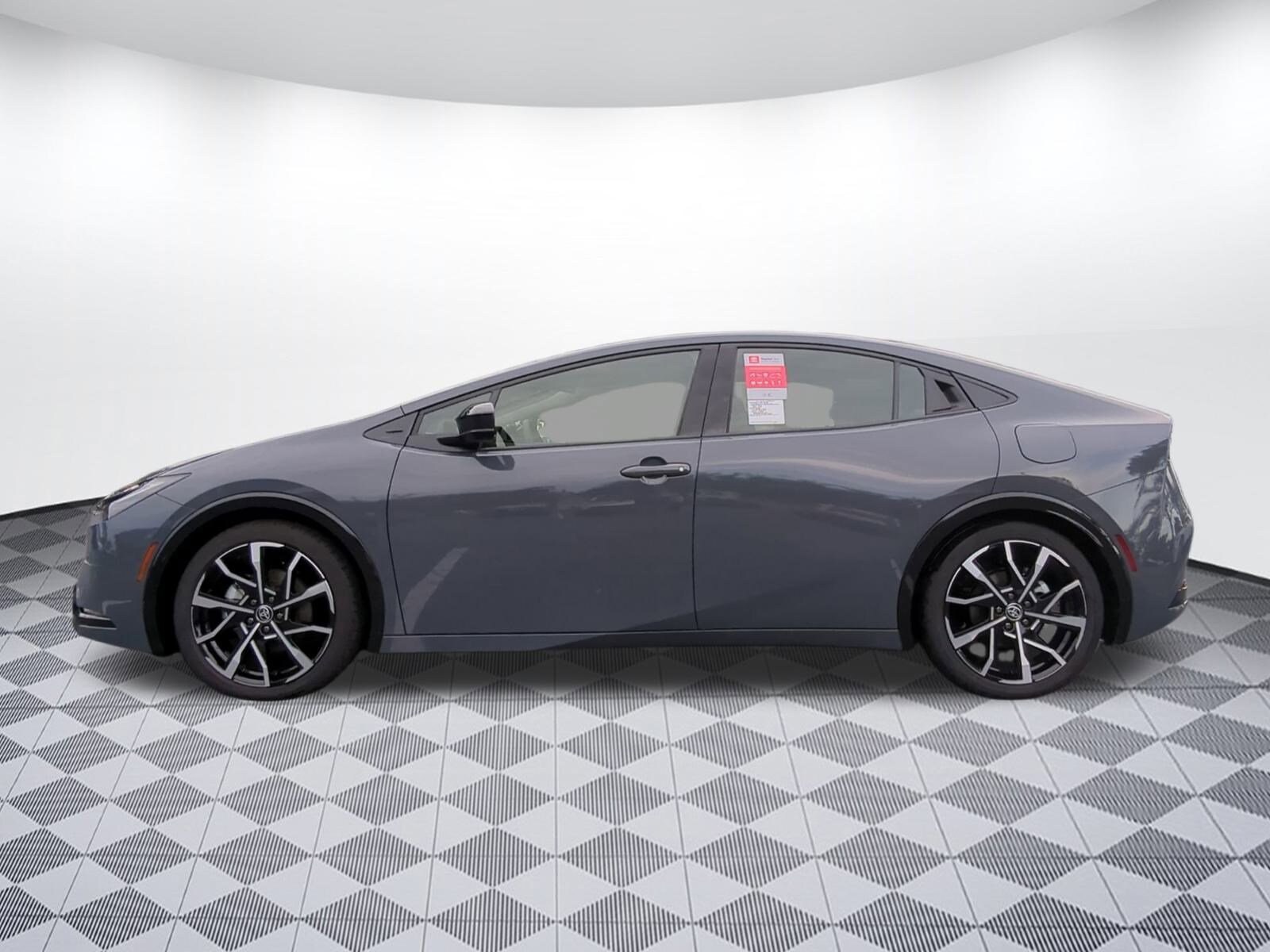 2026 Toyota Prius XSE Plug-in Hybrid photo 2