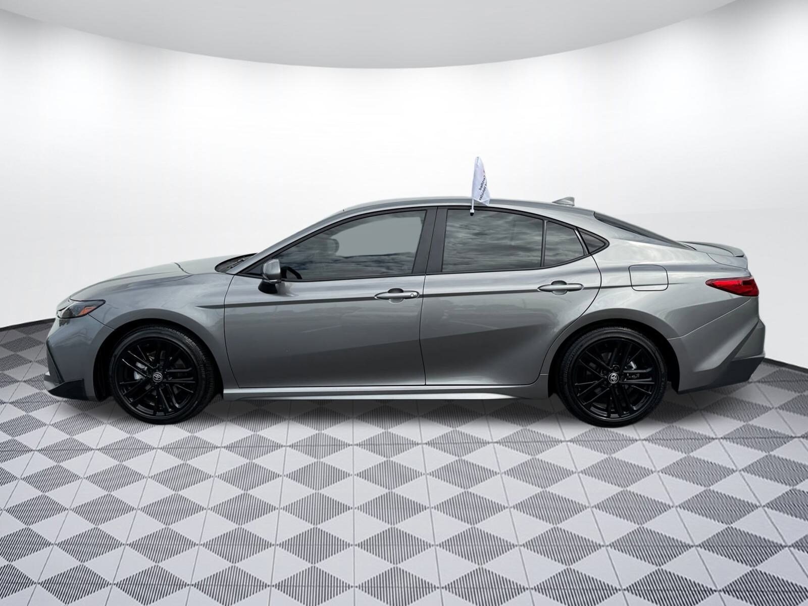 2025 Toyota Camry SE photo 2