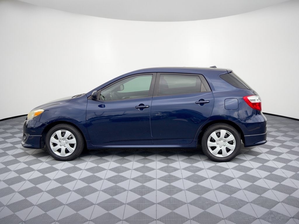 Used 2009 Toyota Matrix Base with VIN 2T1KU40E29C147486 for sale in Clearwater, FL