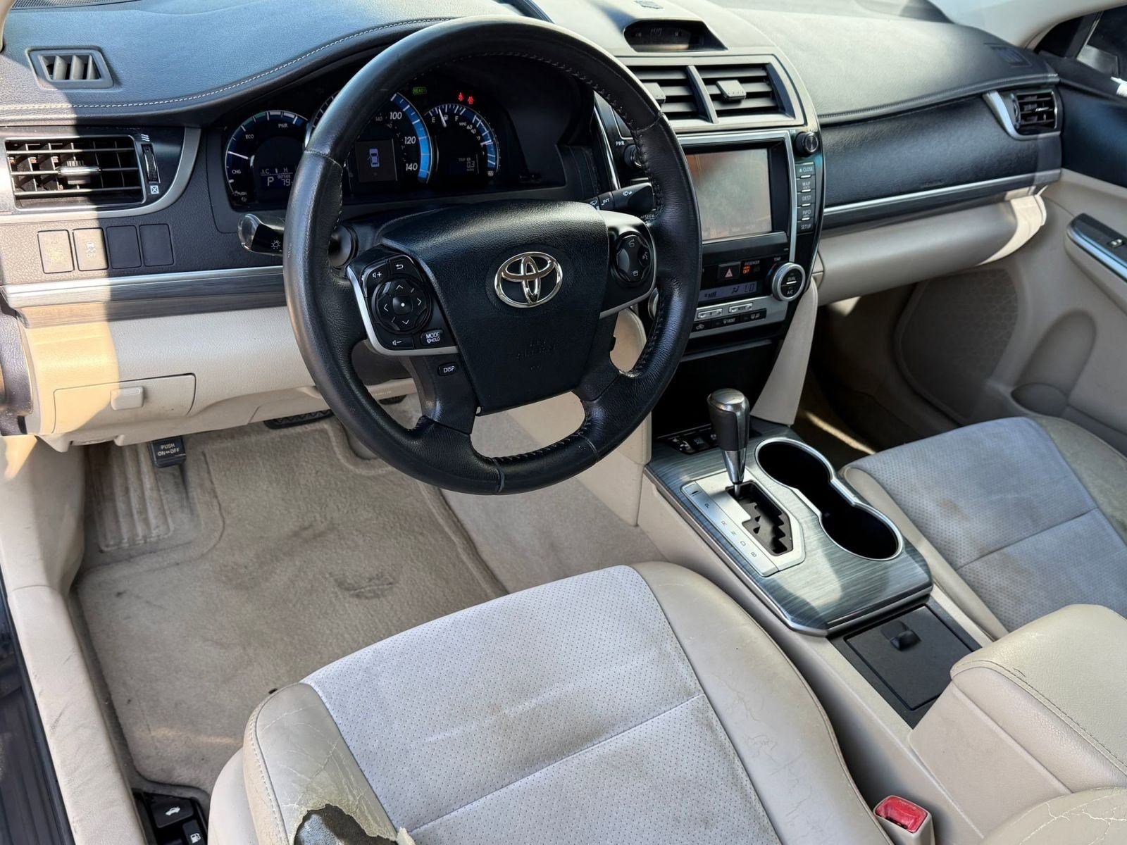 2012 Toyota Camry Hybrid XLE photo 4