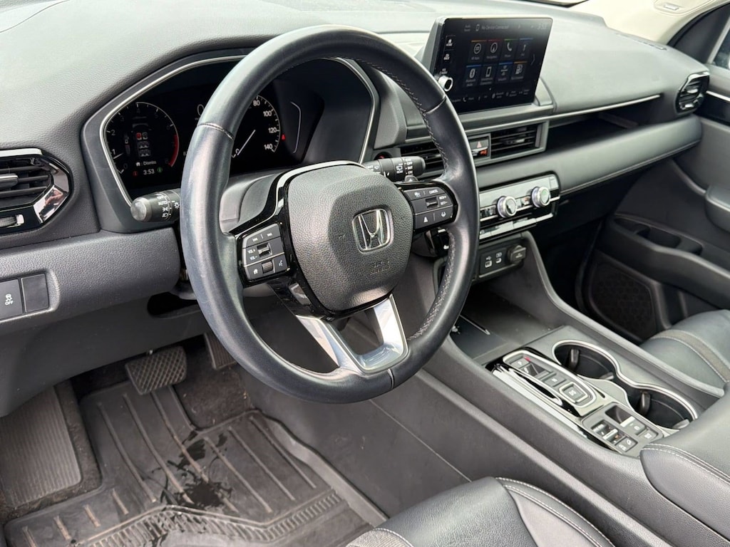 Used 2024 Honda Pilot Pilot Touring (Touring AWD) SUV