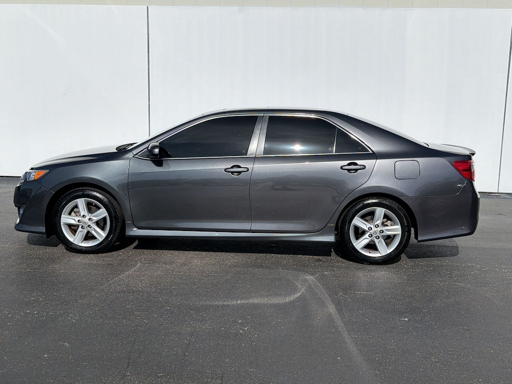 Used 2013 Toyota Camry Camry SE (4dr Sdn I4 Auto SE (Natl)) Sedan
