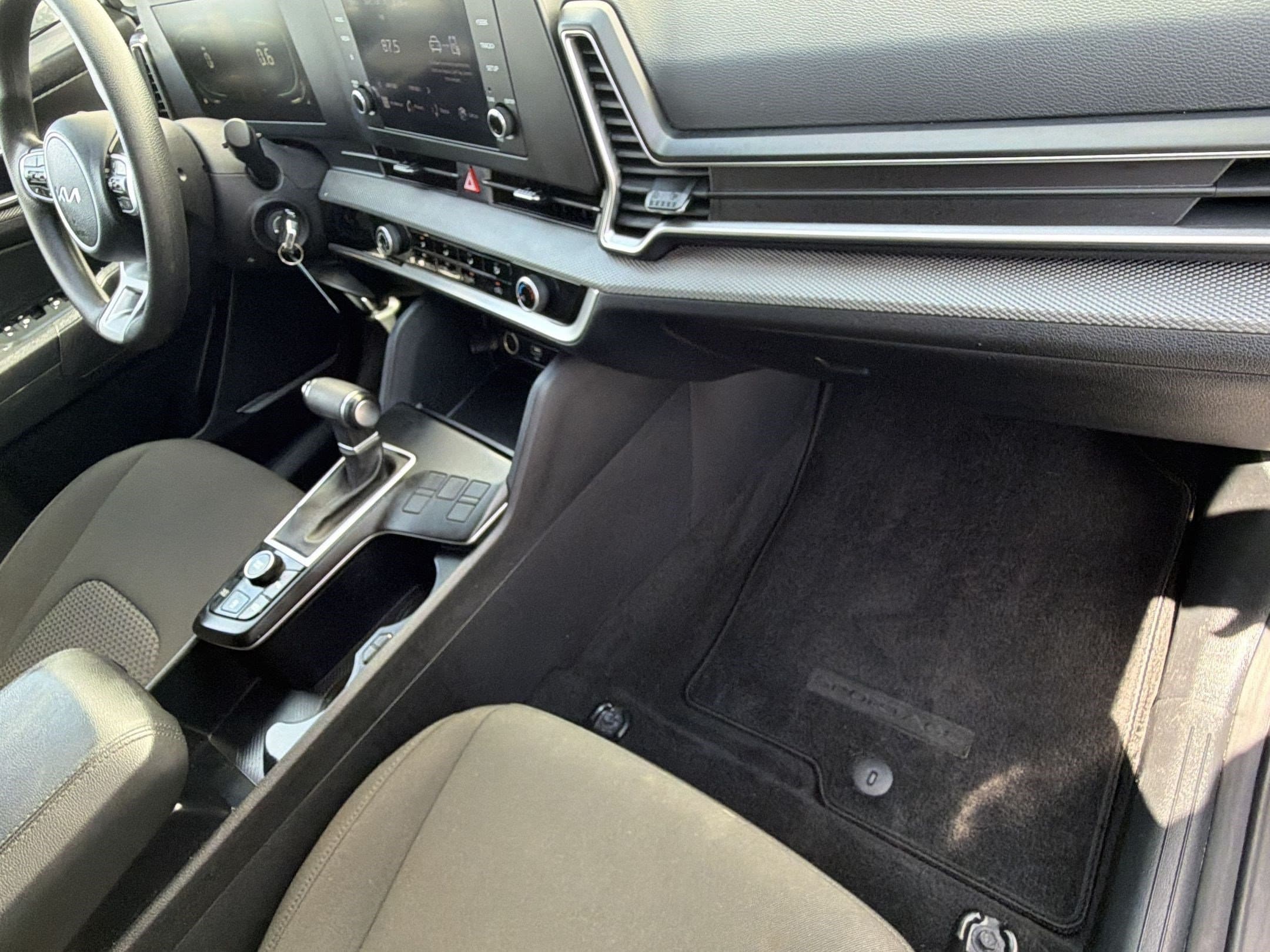 2025 Kia Sportage LX - Photo 34