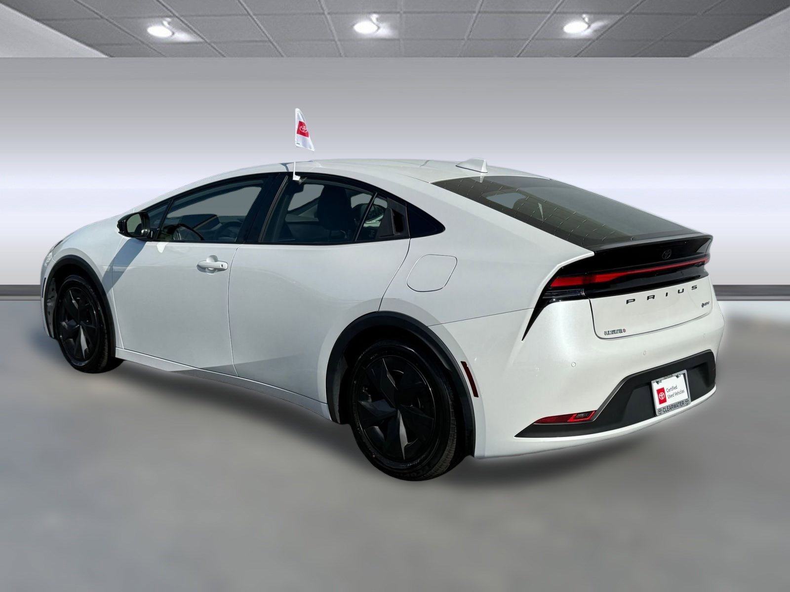 2023 Toyota Prius LE photo 3