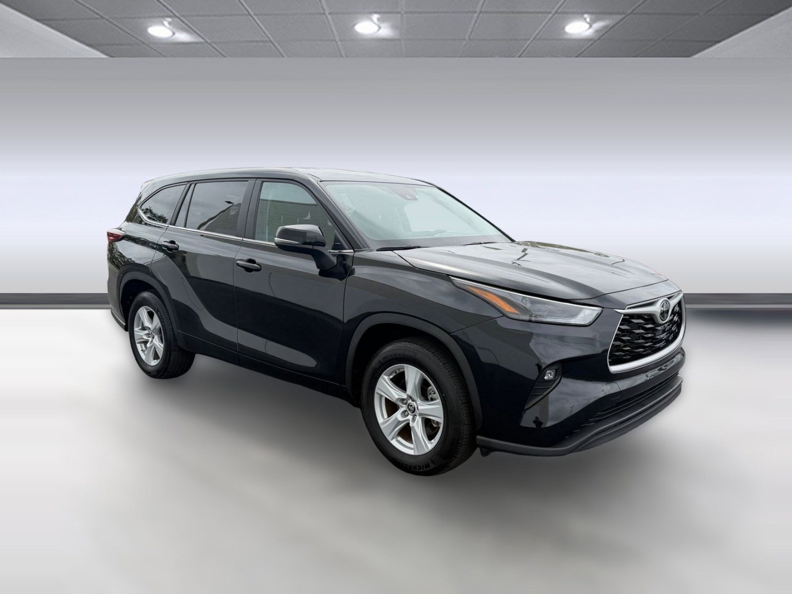 2025 Toyota Highlander LE - Photo 7