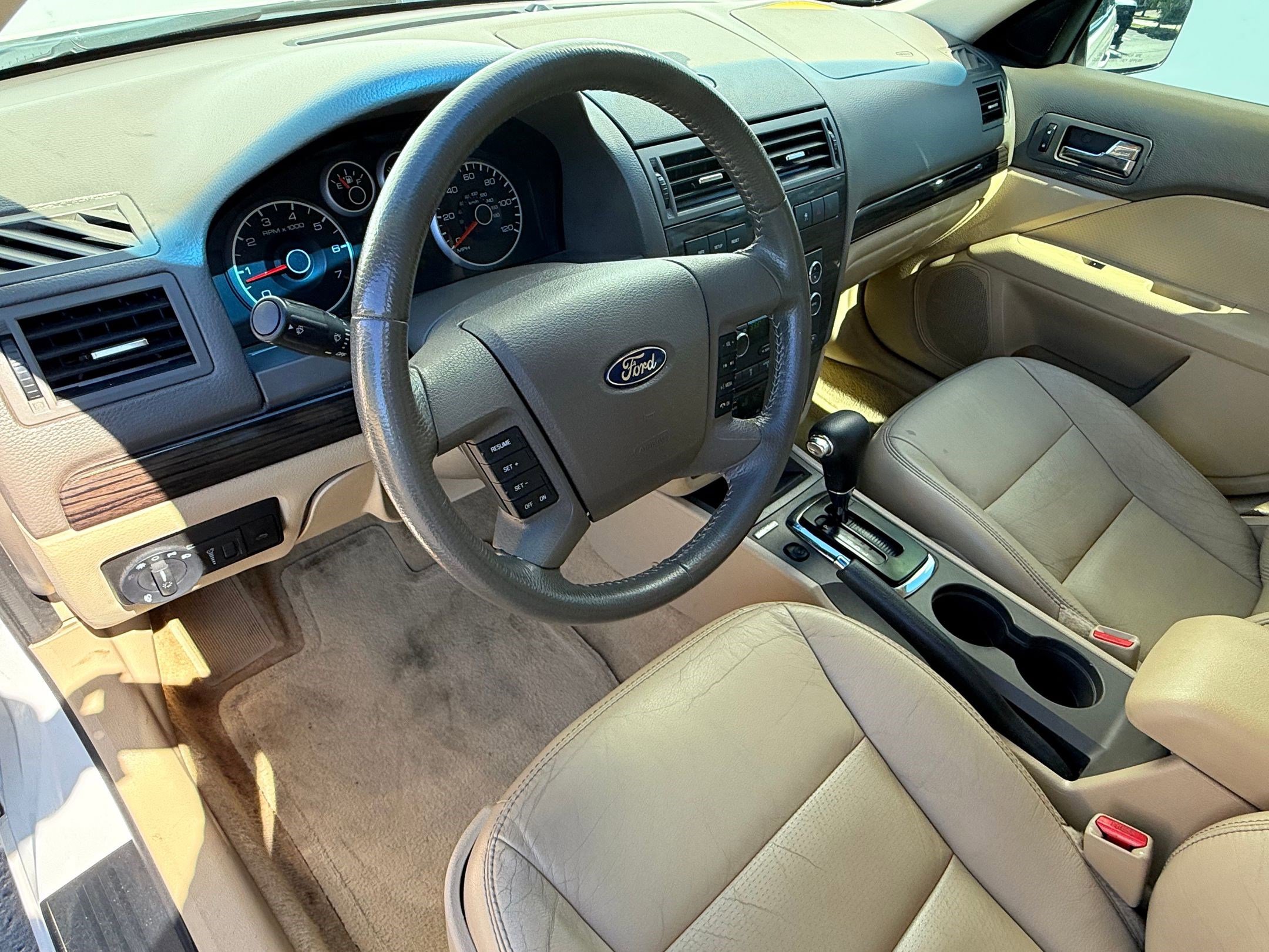 2009 Ford Fusion SEL photo 4