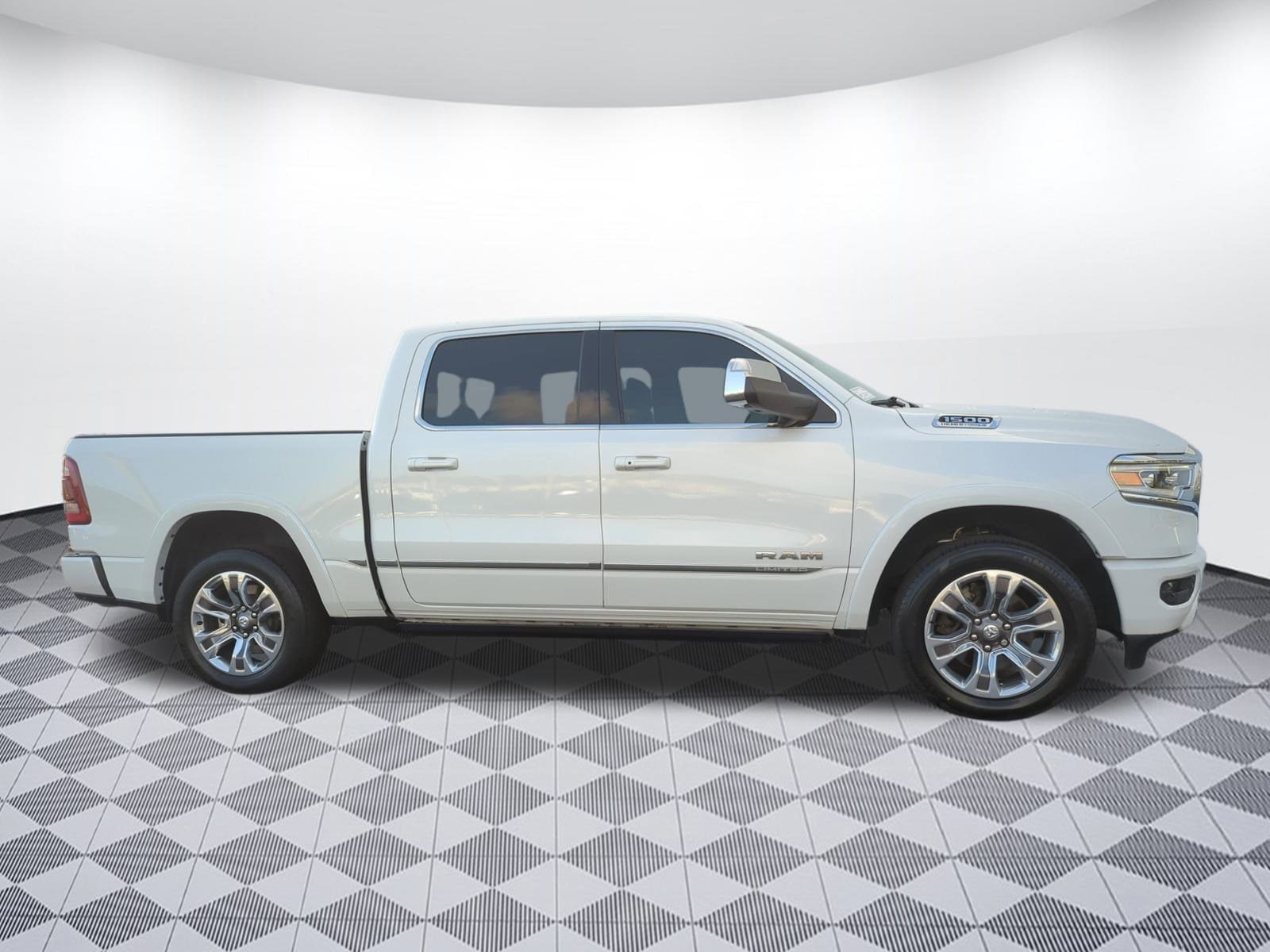 Used 2023 RAM Ram 1500 Pickup Limited with VIN 1C6RREHT5PN523205 for sale in Clearwater, FL