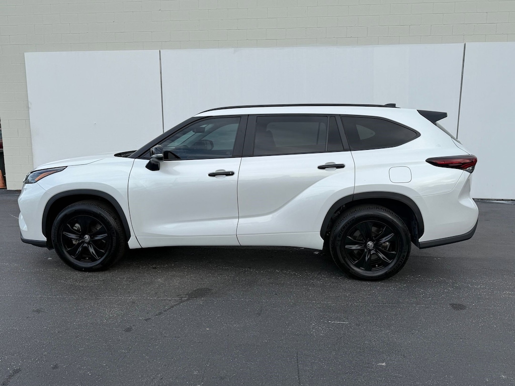 Certified 2024 Toyota Highlander Hybrid Hybrid XLE Nightshade (Hybrid XLE Nightshade FWD ( SUV