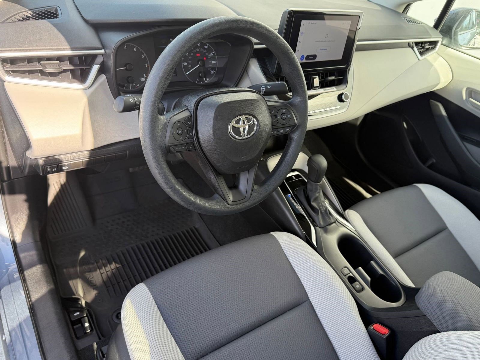 2024 Toyota Corolla LE photo 3