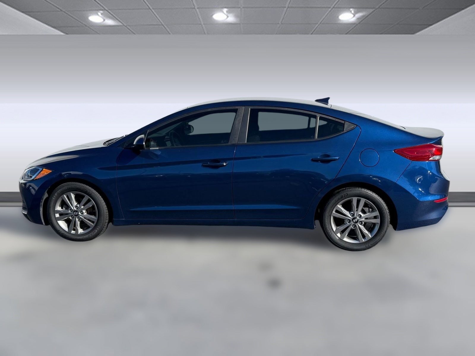 Used 2017 Hyundai Elantra SE with VIN 5NPD84LF9HH058124 for sale in Clearwater, FL