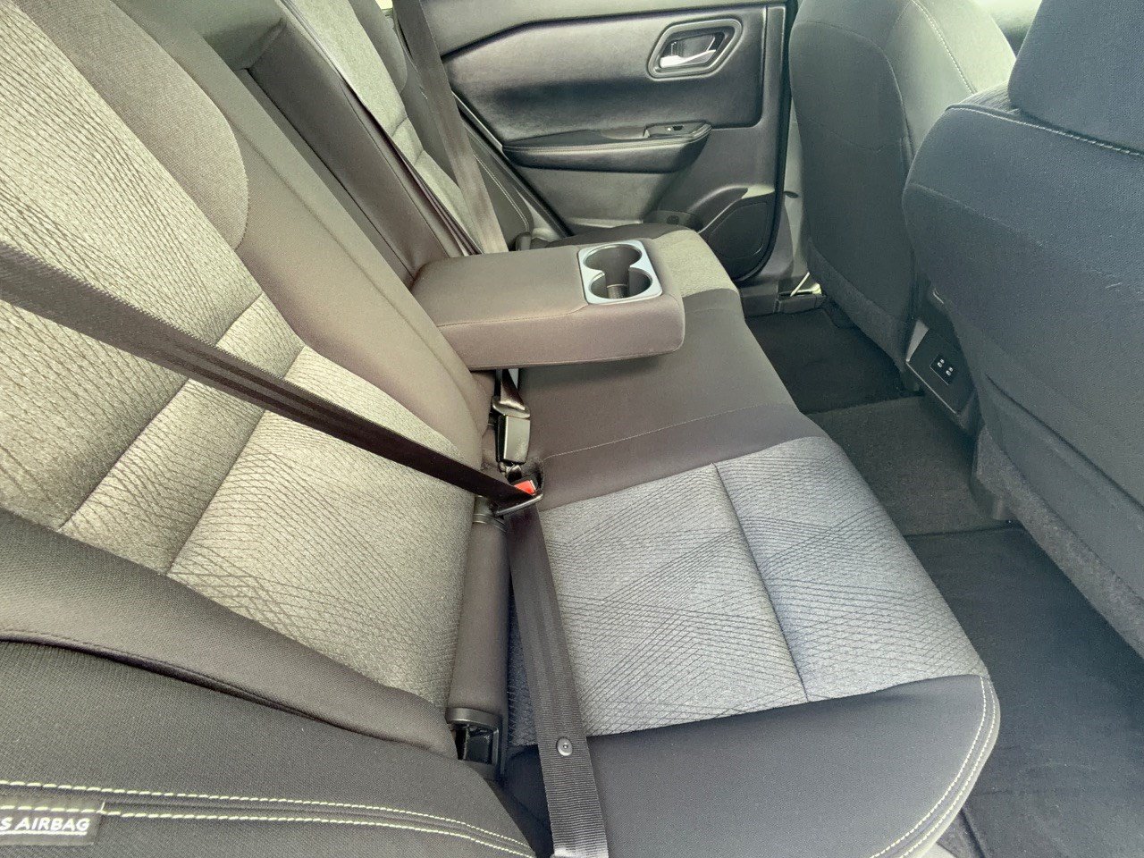 2025 Nissan Rogue SV - Photo 28