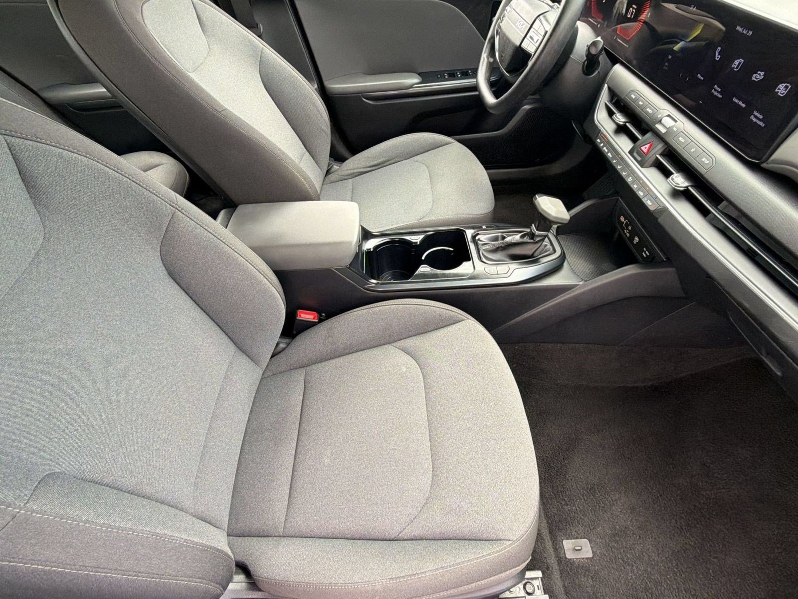 2025 Kia K4 LXS - Photo 27