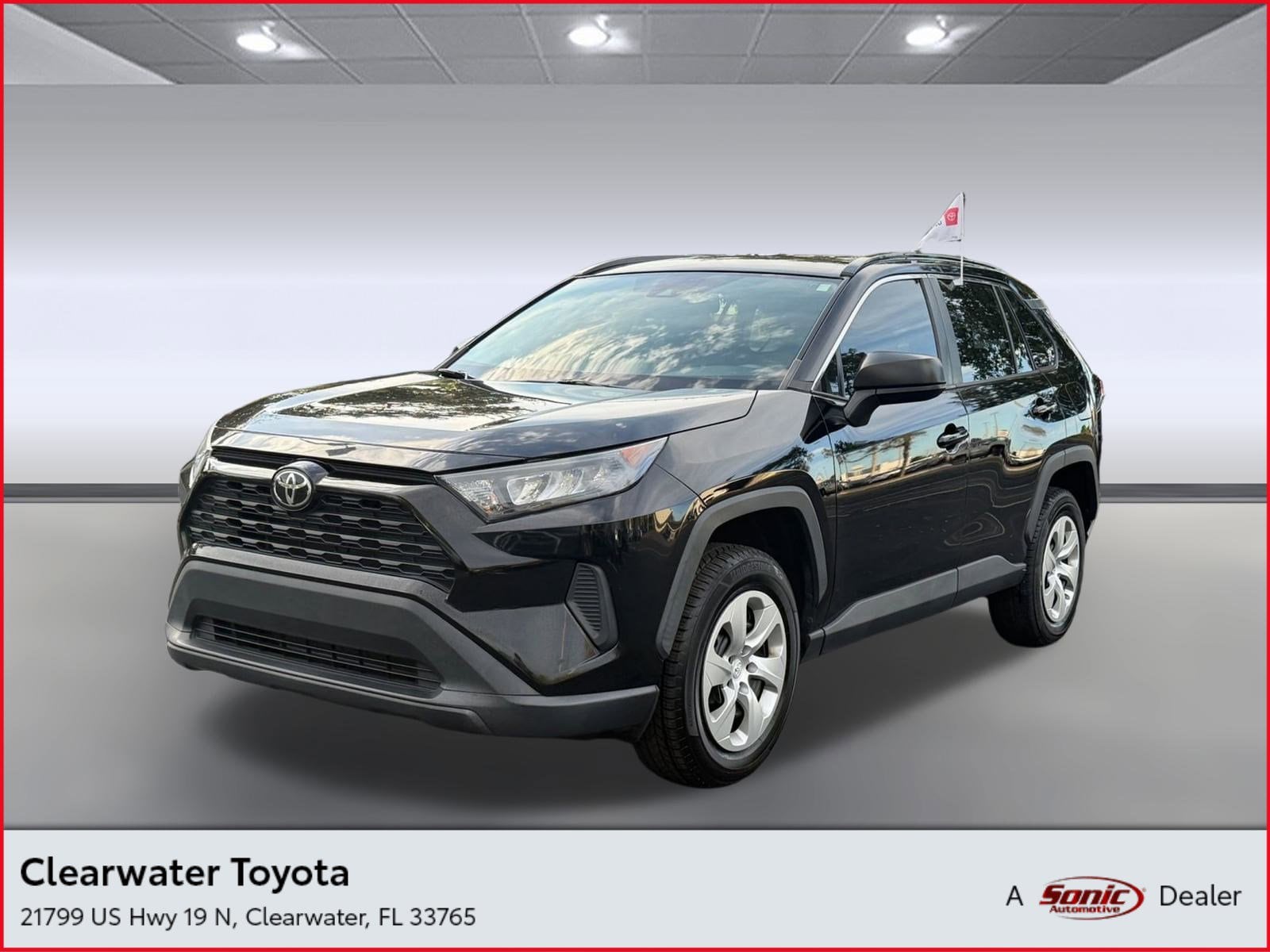 2021 Toyota RAV4 LE's photo