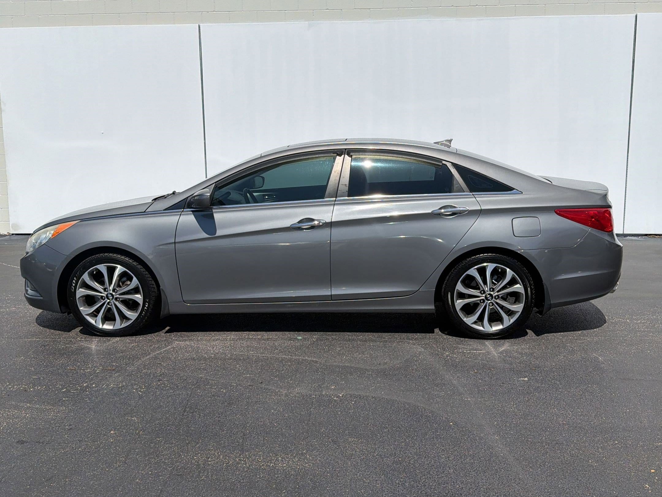 Used 2013 Hyundai Sonata SE with VIN 5NPEC4AB7DH805166 for sale in Clearwater, FL