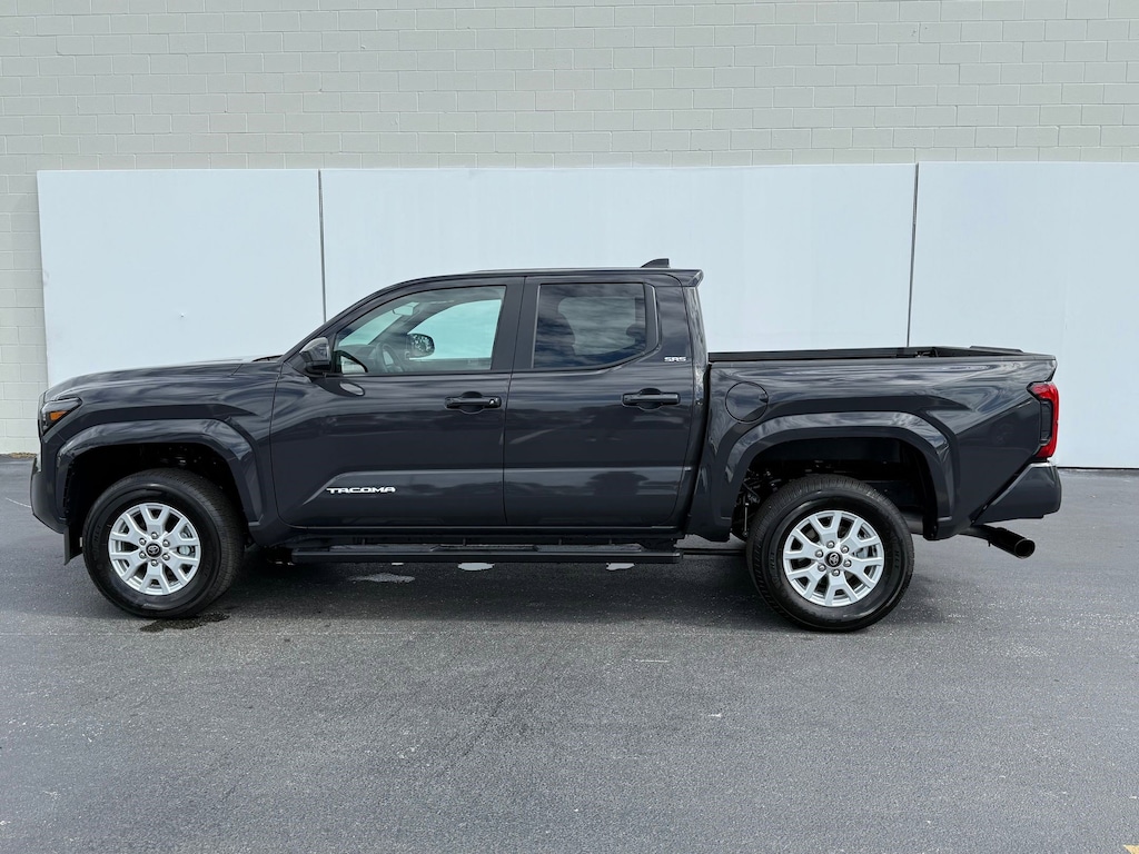 Used 2025 Toyota Tacoma SR5 (SR5 Double Cab 5 Bed AT (Natl)) Truck Double Cab