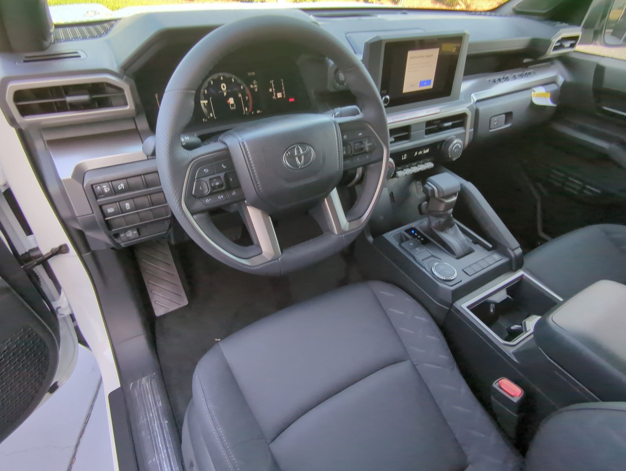 2025 Toyota Tacoma SR5 Double Cab photo 3