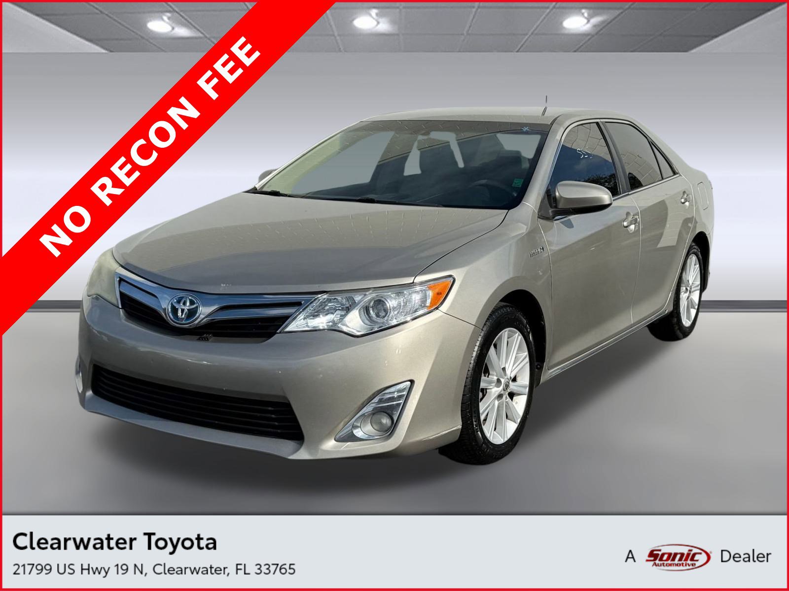 2014 Toyota Camry XLE Hybrid's photo