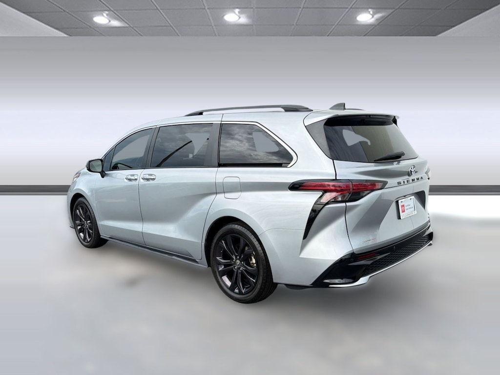 Certified 2022 Toyota Sienna XSE (XSE FWD 7-Passenger (Natl)) Van Passenger Van