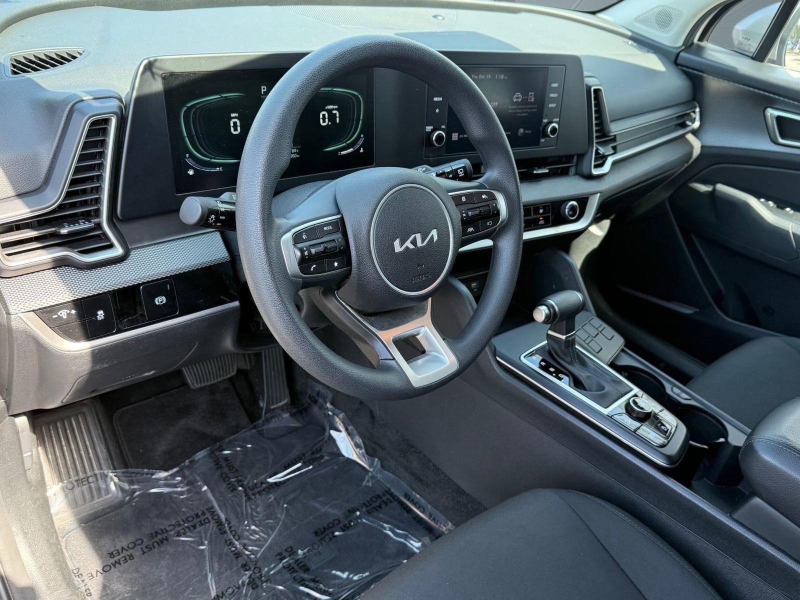 2024 Kia Sportage LX photo 4