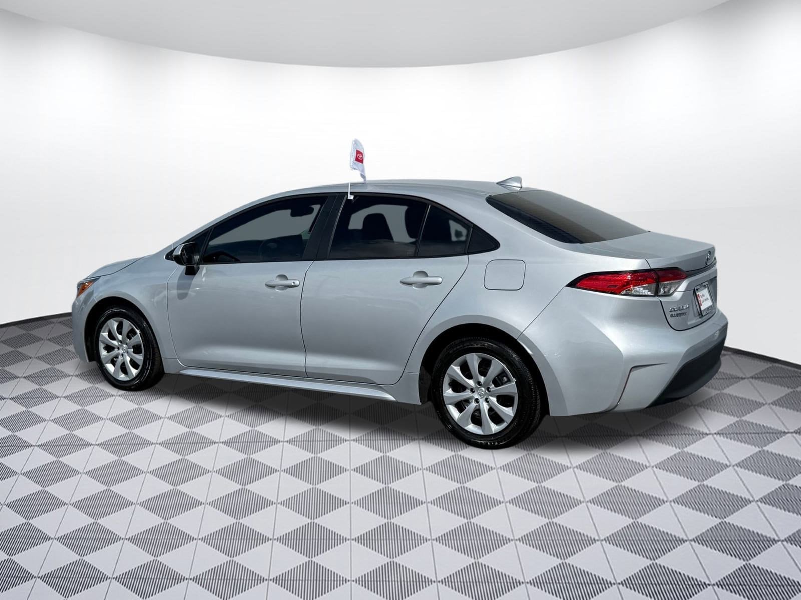 2024 Toyota Corolla LE photo 3