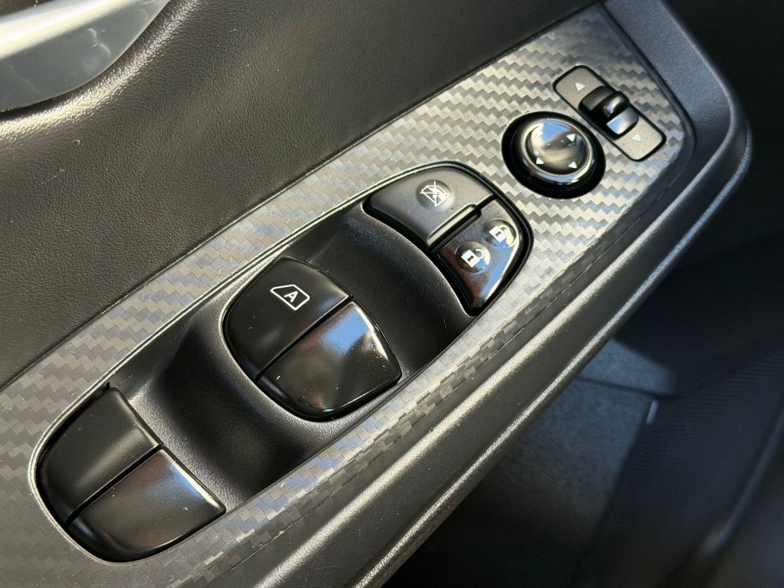 2025 Nissan Sentra SV - Photo 26