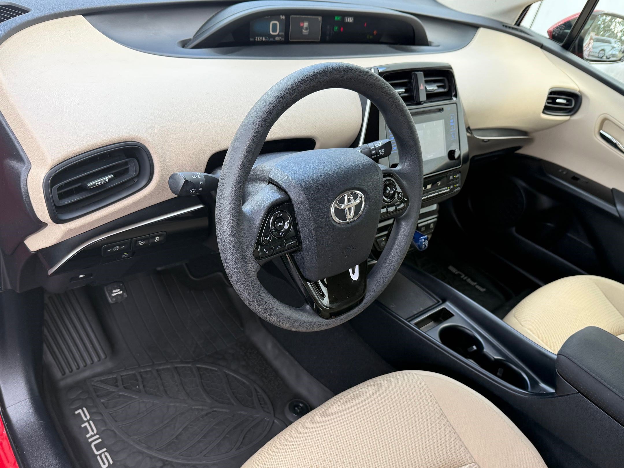 2019 Toyota Prius XLE photo 4
