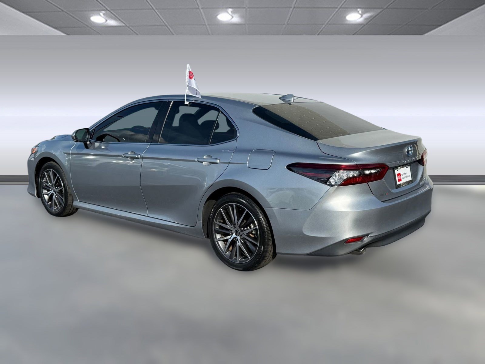 2022 Toyota Camry Hybrid XLE photo 3
