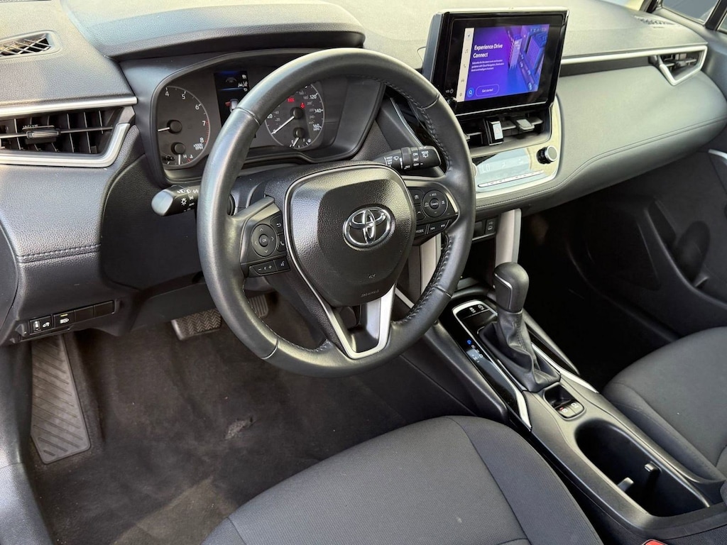 Used 2025 Toyota Corolla Cross LE SUV