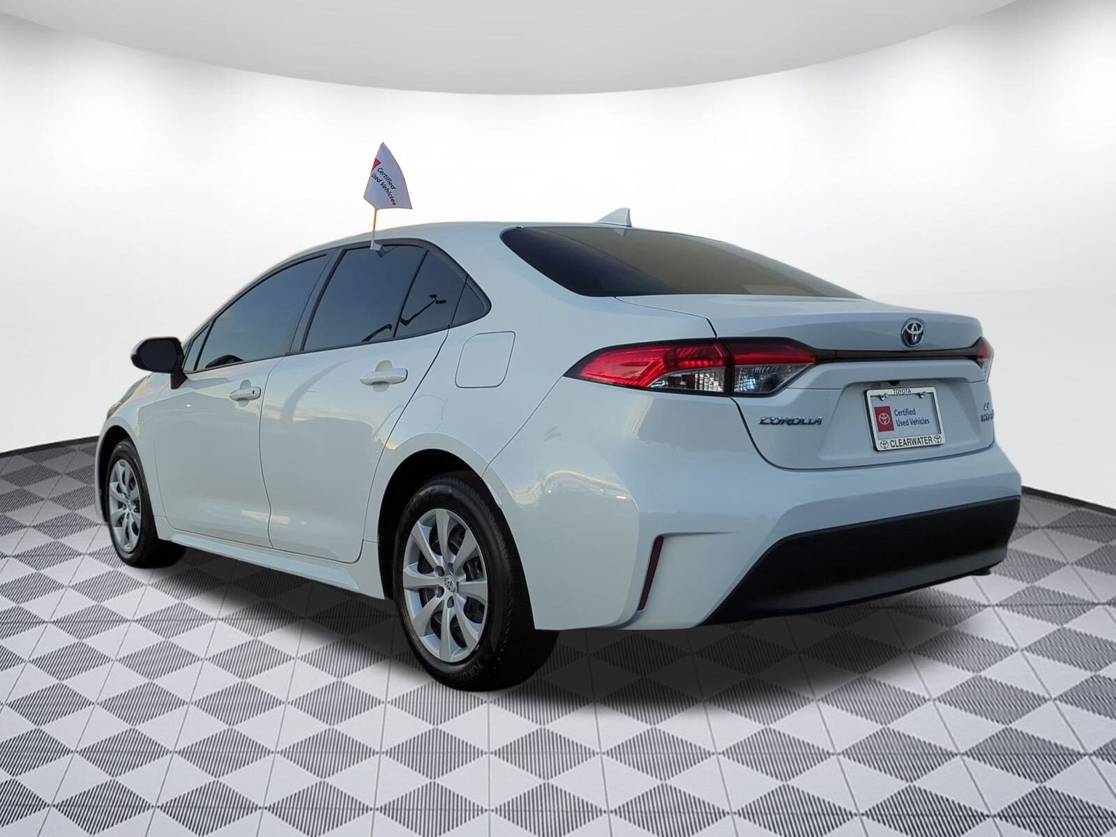 2024 Toyota Corolla Hybrid LE photo 3