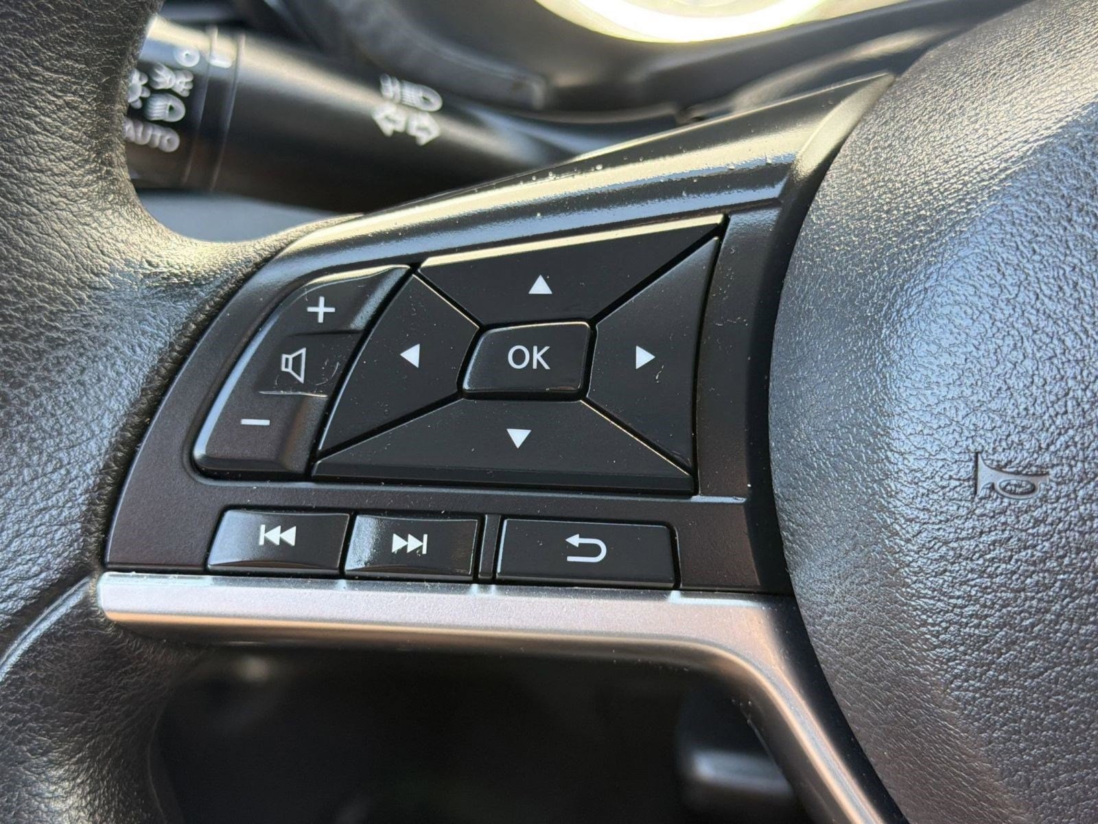 2025 Nissan Sentra SV - Photo 16