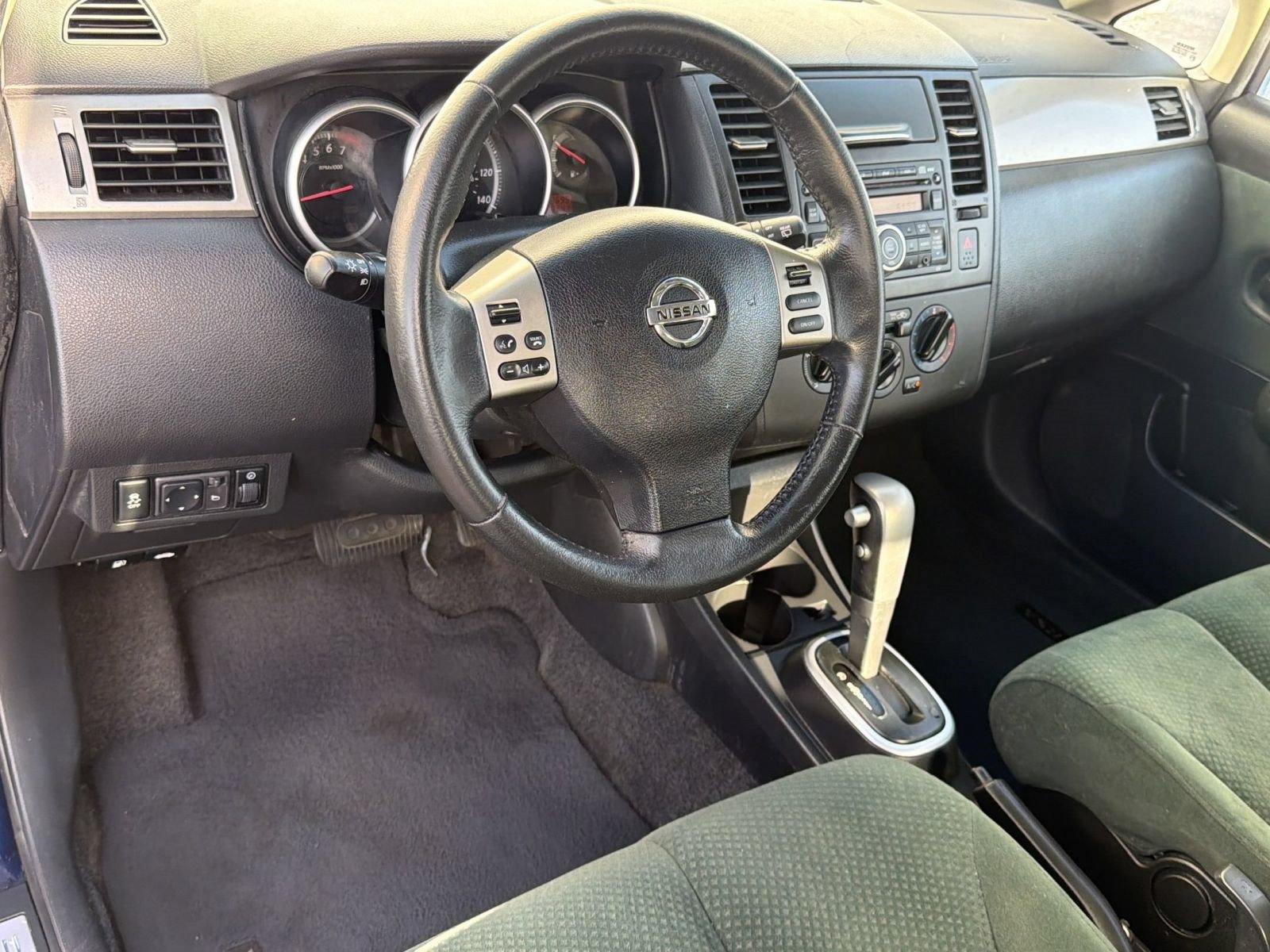 Versa S (5dr HB Auto 1.8 S) Hatchback