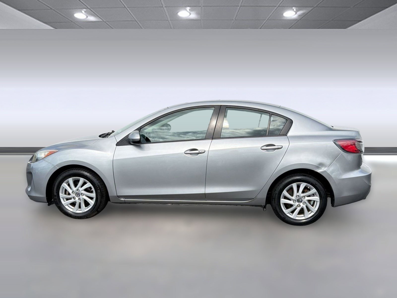 Used 2013 Mazda MAZDA3 i Touring with VIN JM1BL1VP8D1835842 for sale in Clearwater, FL