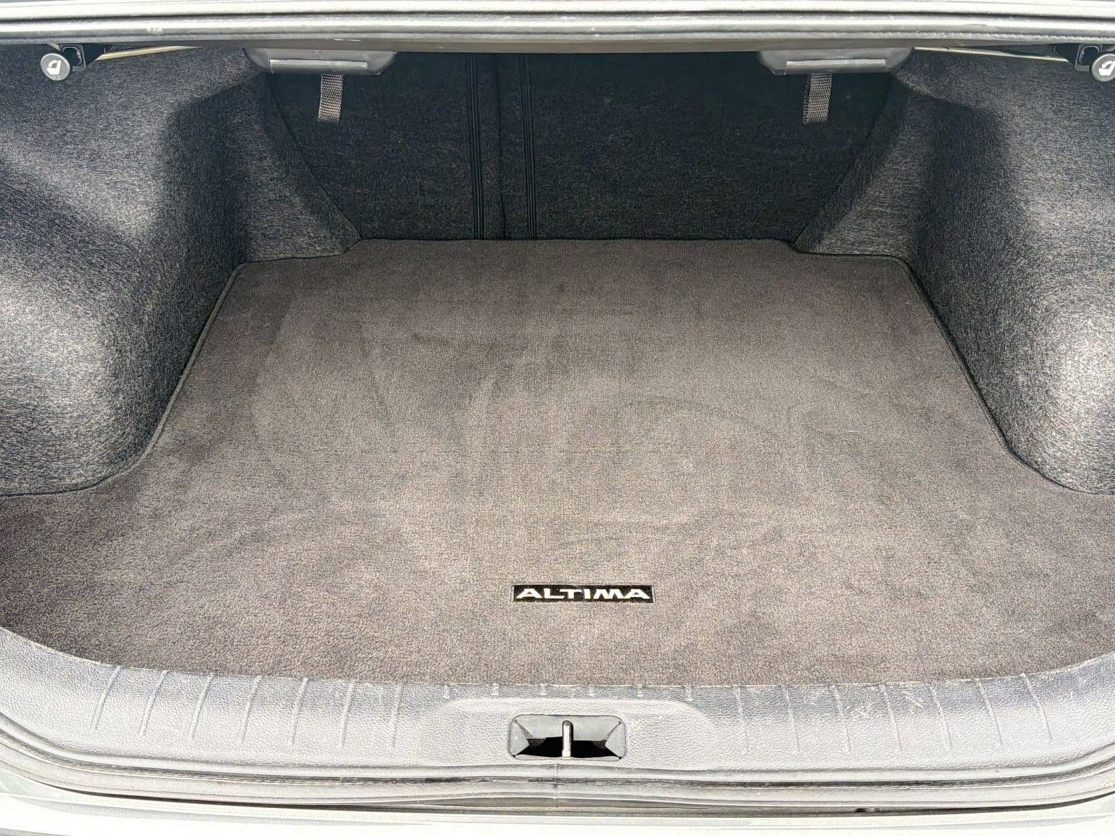 2025 Nissan Altima SV - Photo 30