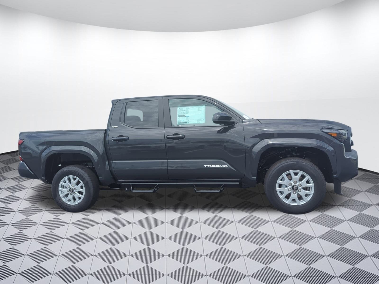 2025 Toyota Tacoma SR5 4x4 Double Cab photo 2