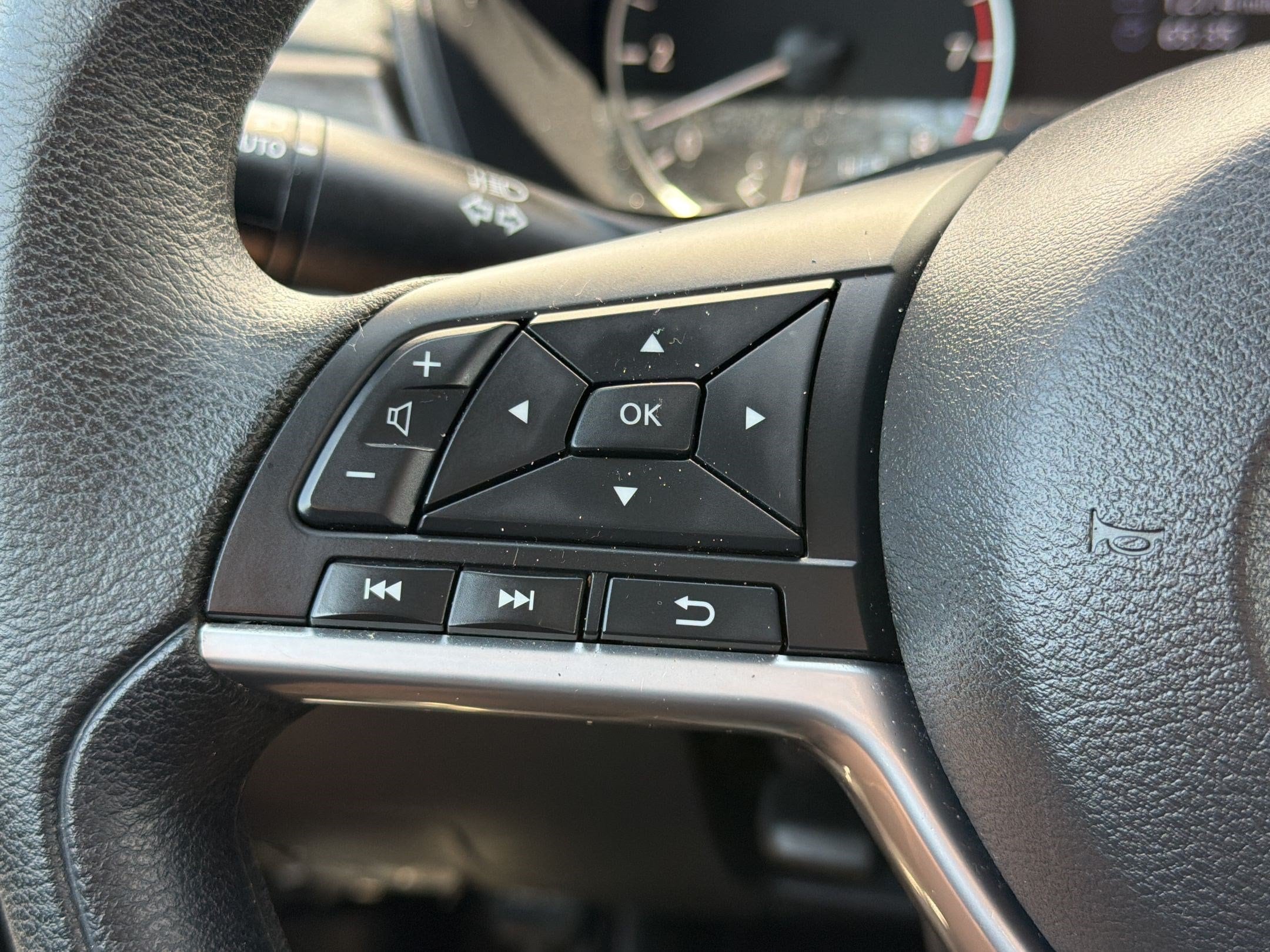 2025 Nissan Altima SV - Photo 17