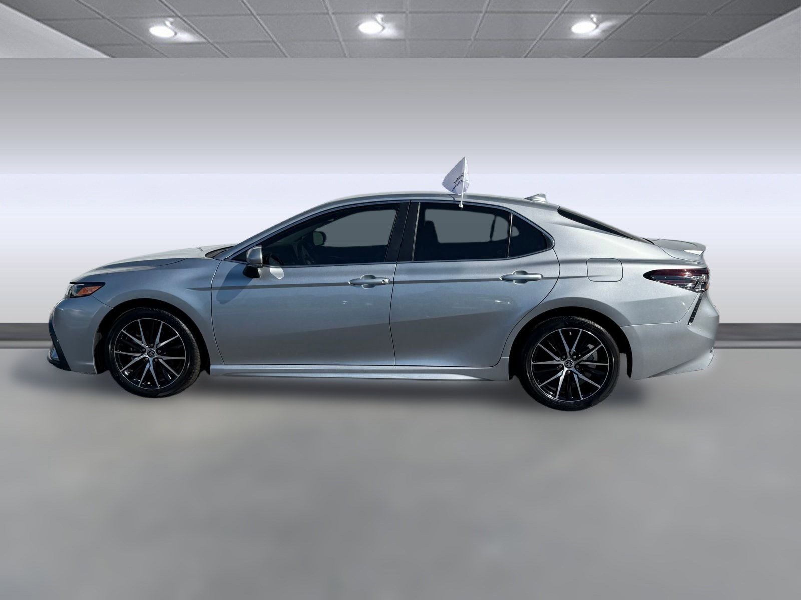 2023 Toyota Camry SE photo 2