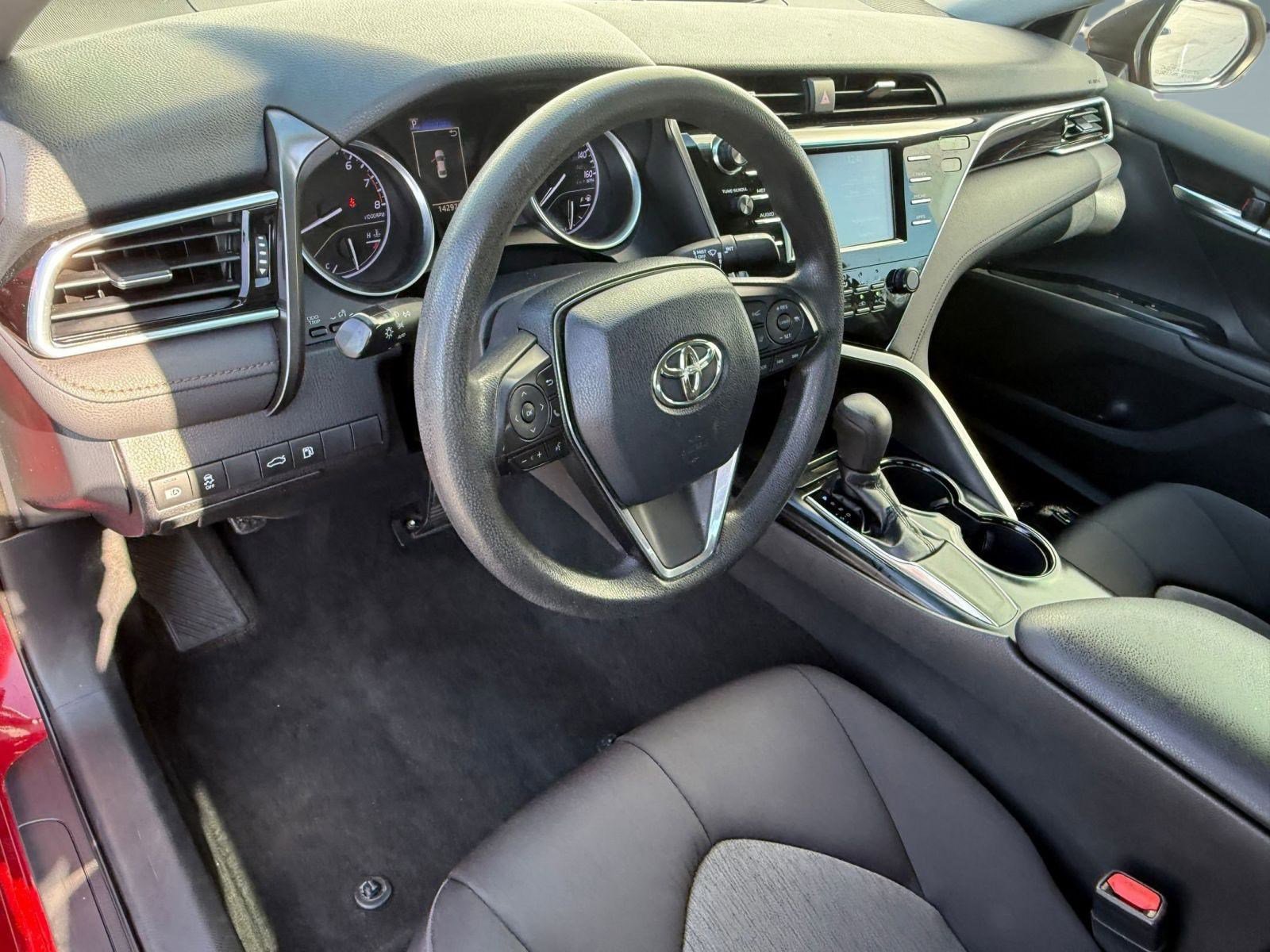 2018 Toyota Camry LE photo 2