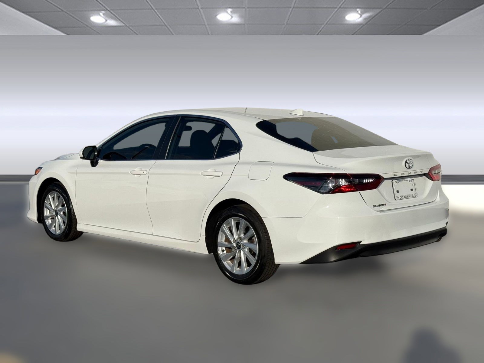 2023 Toyota Camry LE photo 3