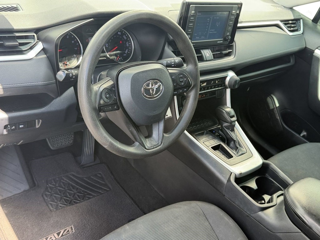 Used 2020 Toyota RAV4 RAV4 LE (LE FWD (Natl)) SUV