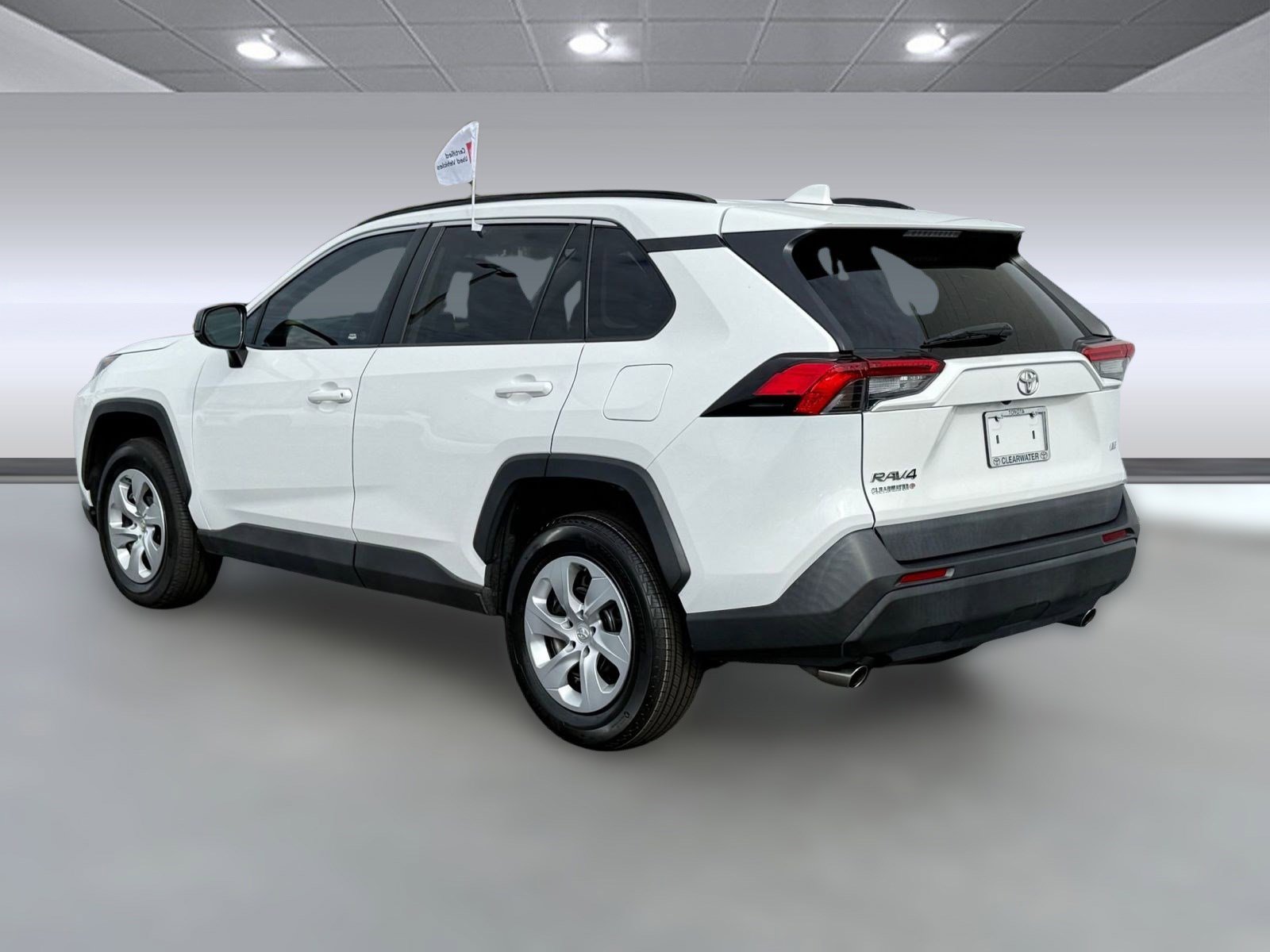 2021 Toyota RAV4 LE photo 2