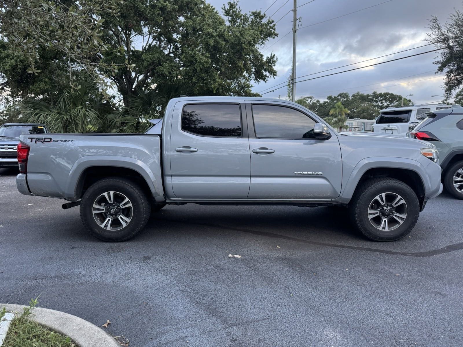 Used 2018 Toyota Tacoma TRD Sport with VIN 3TMAZ5CN8JM057771 for sale in Clearwater, FL