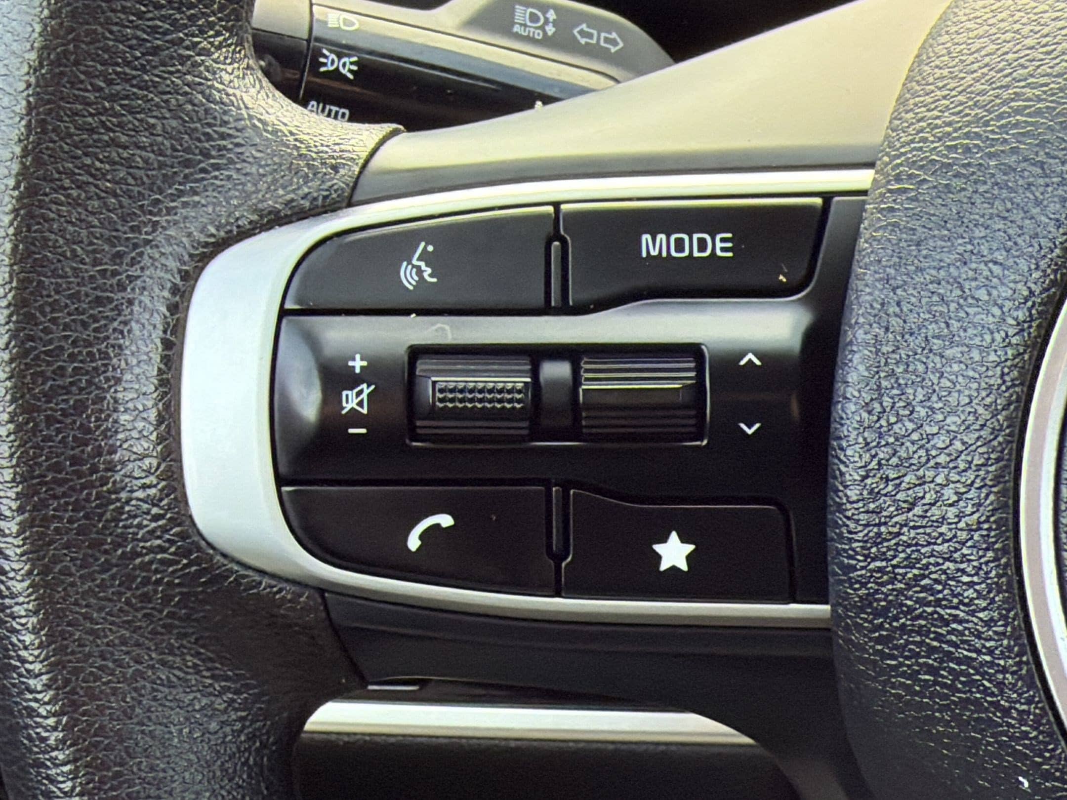 2025 Kia Sportage LX - Photo 16
