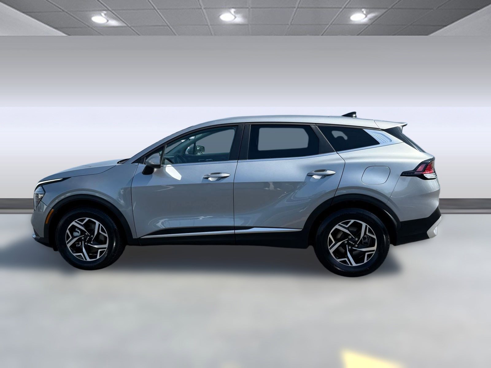 2024 Kia Sportage LX photo 2